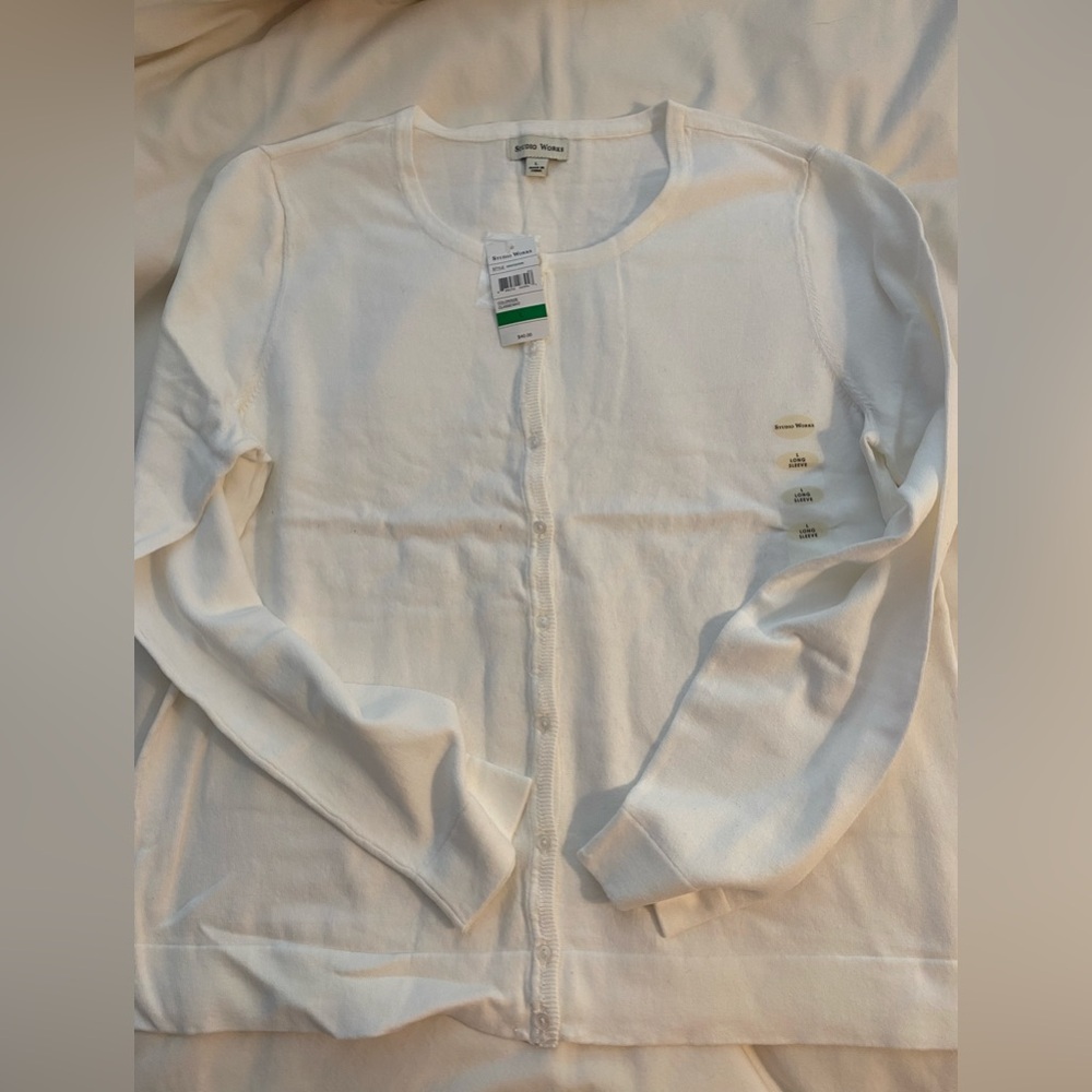White long-sleeved cardigan